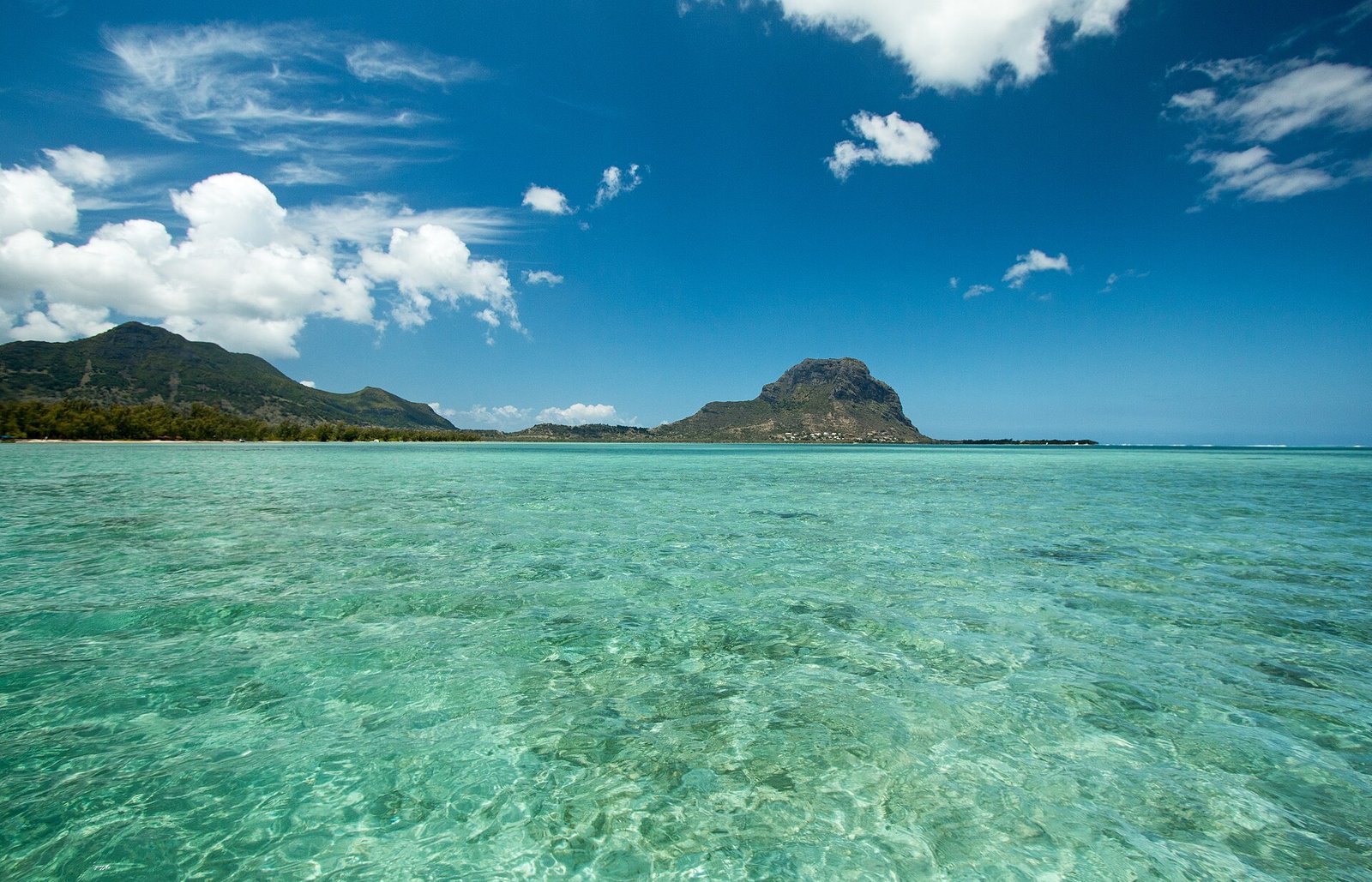 The lagoon of the west coast with Le Morne Brabant, seen from a boat near Ile aux Bénitiers